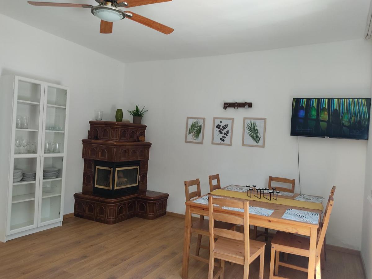 Flora House 3 Minutes From Lake Balaton 케츨리 외부 사진