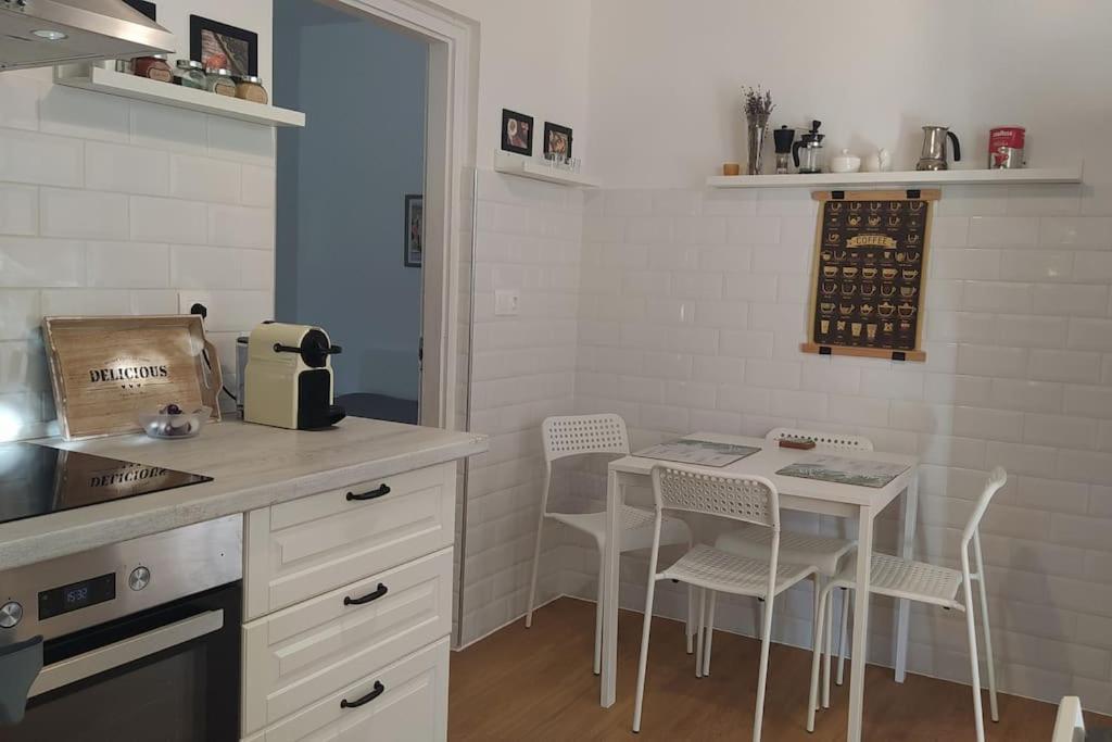 Flora House 3 Minutes From Lake Balaton 케츨리 외부 사진
