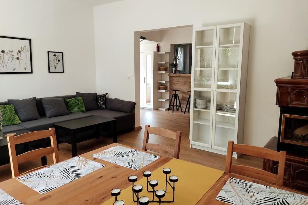 Flora House 3 Minutes From Lake Balaton 케츨리 외부 사진