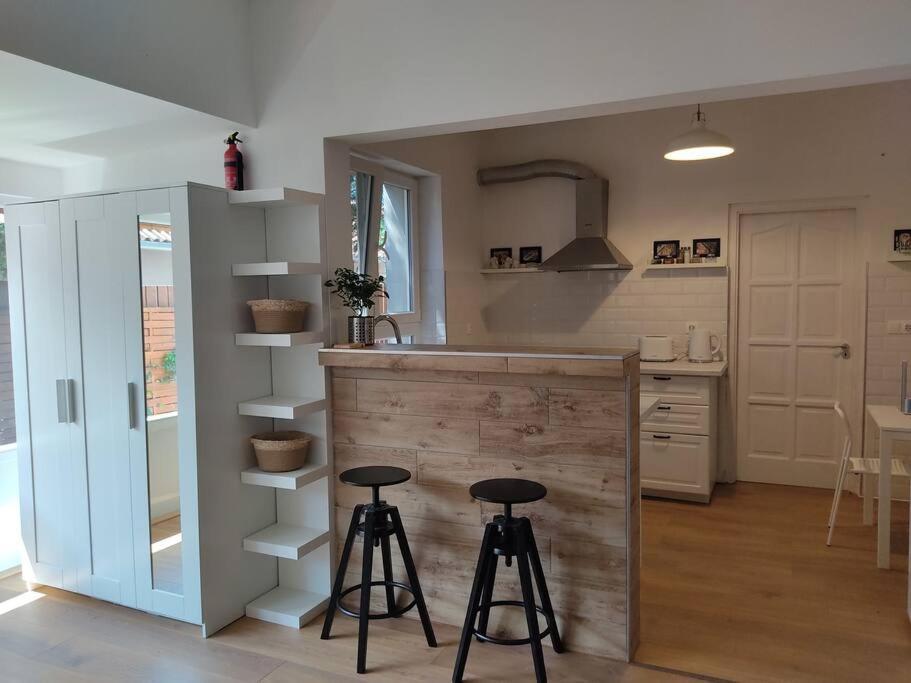 Flora House 3 Minutes From Lake Balaton 케츨리 외부 사진