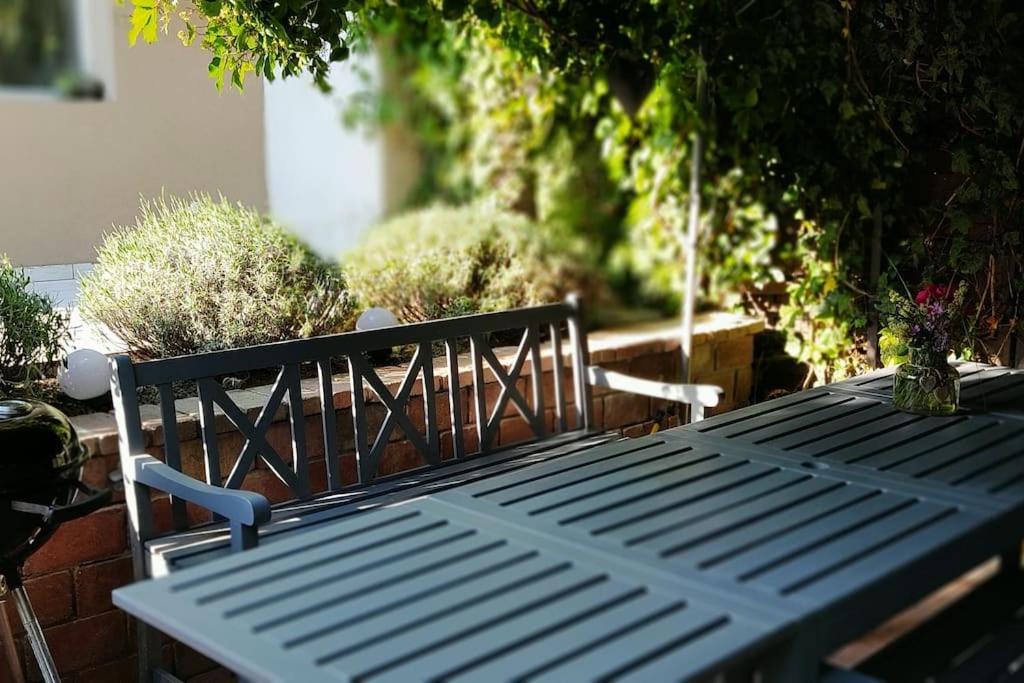 Flora House 3 Minutes From Lake Balaton 케츨리 외부 사진