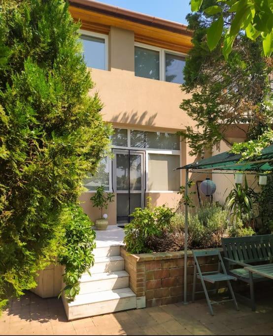 Flora House 3 Minutes From Lake Balaton 케츨리 외부 사진